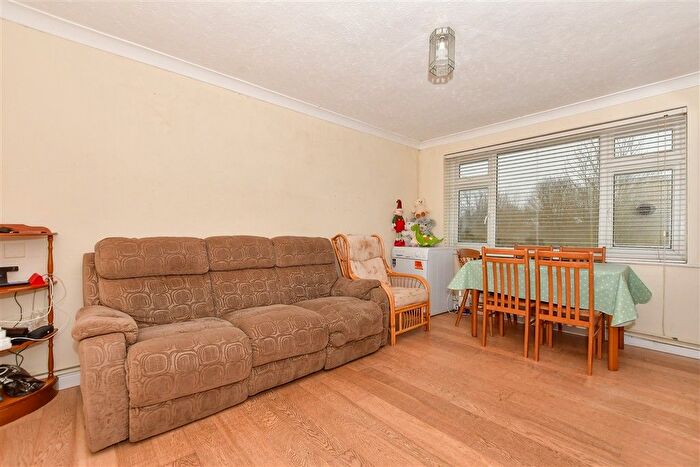 2 Bedroom Flat For Sale In Roseholme, Maidstone, Kent, ME16