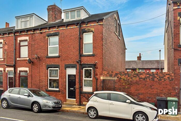 2 Bedroom End Of Terrace House For Sale In Conference Place, Leeds, LS12