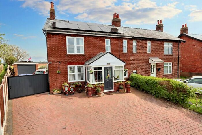 3 Bedroom Semi-Detached House For Sale In Plex Moss Lane, Halsall, L39