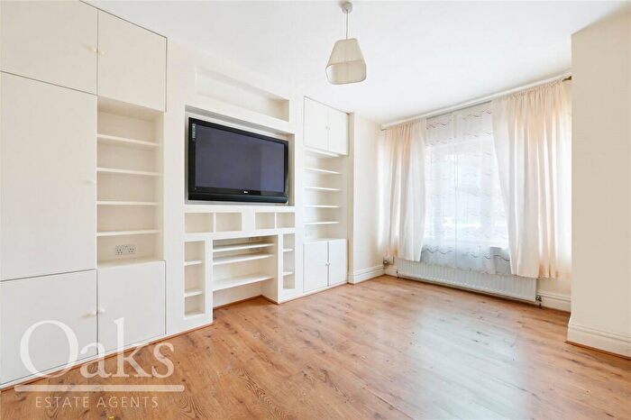 3 Bedroom End Of Terrace House For Sale In Beechwood Avenue, Thornton Heath, CR7