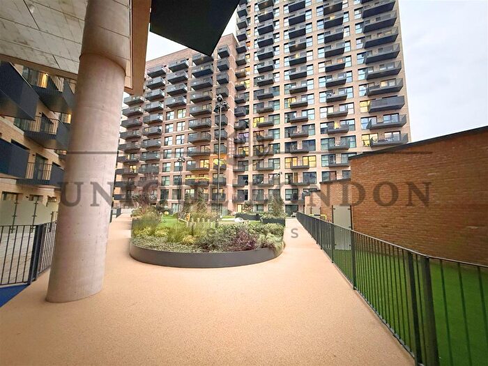 1 Bedroom Flat To Rent In Kew Bridge Rise, Pavana Square, TW8