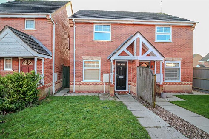 2 Bedroom Semi-Detached House To Rent In Shaef Close, Hilton, DE65