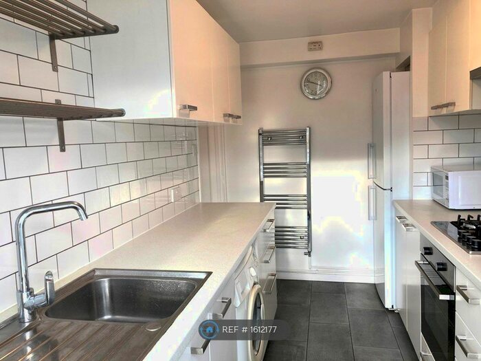 2 Bedroom Flat To Rent In Coldbath Street, London, SE13