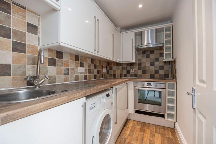 2 Bedroom Flat To Rent In Grosvenor Street, Cheltenham, GL52