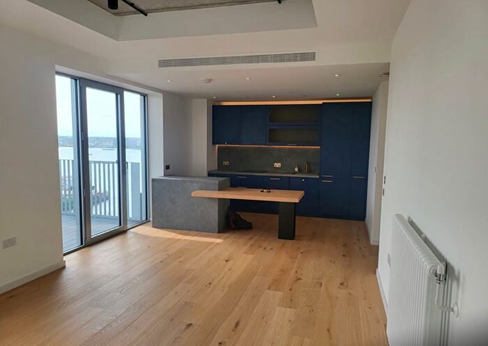 1 Bedroom Flat For Sale In Goodluck Hope Walk, London, E14