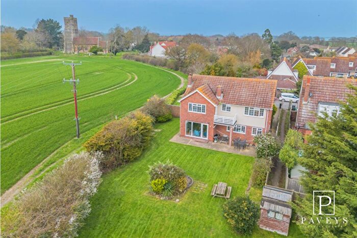 4 Bedroom Detached House For Sale In The Sparlings, Kirby-Le-Soken, Frinton-On-Sea, CO13