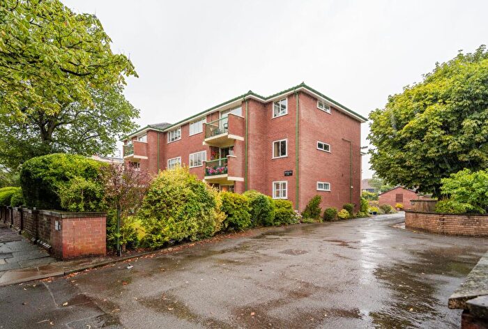 3 Bedroom Apartment For Sale In Lord Street West, Southport, PR8