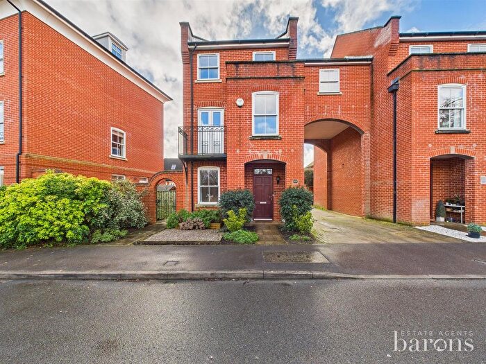 4 Bedroom Link Detached House For Sale In Rockbourne Road, Sherfield-On-Loddon, Hook, RG27