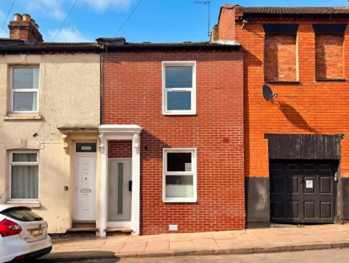 4 Bedroom Terraced House For Sale In Lower Priory Street, Semilong, Northampton, NN2