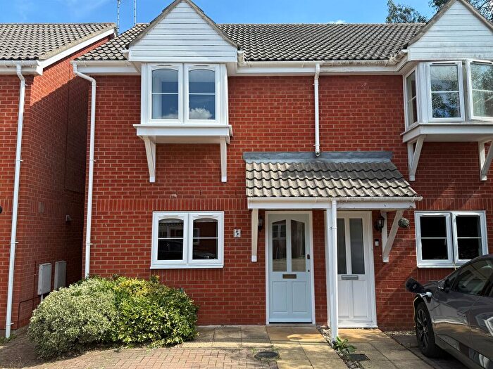 2 Bedroom Semi-Detached House For Sale In Millfield Gardens, Ipswich, IP4