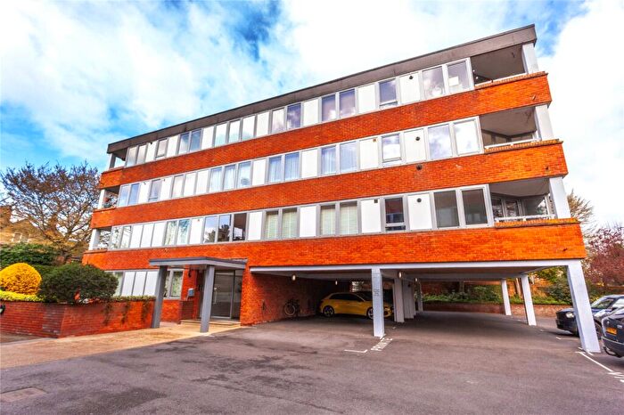 2 Bedroom Apartment To Rent In Caxton Court, St Marks Road, Henley-on-Thames, Oxfordshire, RG9