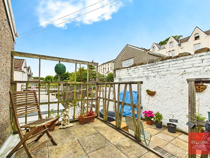 1 Bedroom Studio To Rent In York House, Constitution Hill, Uplands, Swansea, SA1