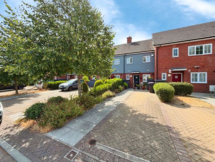 2 Bedroom Terraced House For Sale In Kerswell Close, Slough, SL2