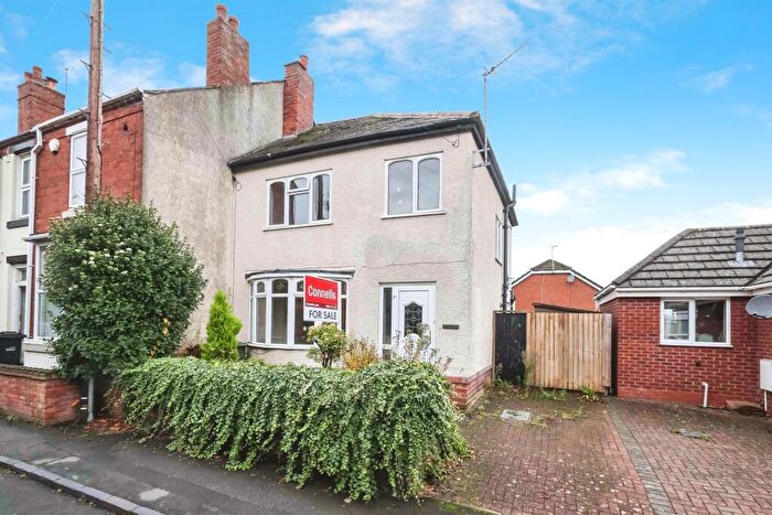 3 Bedroom Semi Detached House For Sale In Mount Road, Stourbridge, DY8