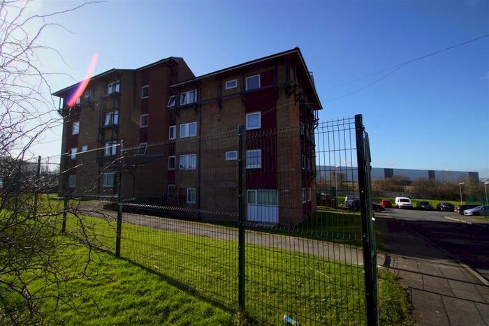 2 Bedroom Flat To Rent In Levens Garth, Leeds, LS15