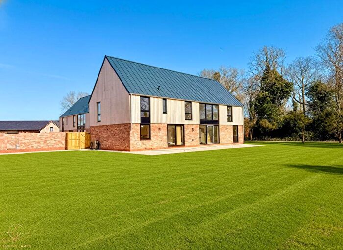 4 Bedroom Barn Conversion For Sale In Thorns Farm Barn, Hamerton Road, PE28
