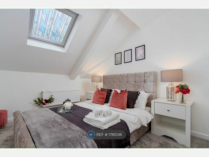 2 Bedroom Flat To Rent In Stacey Road, Cardiff, CF24