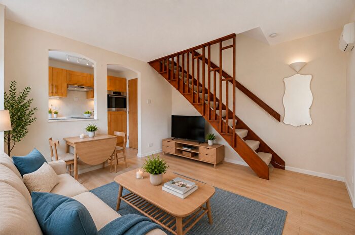 1 Bedroom Terraced House For Sale In Bolwell Close, Twyford, RG10