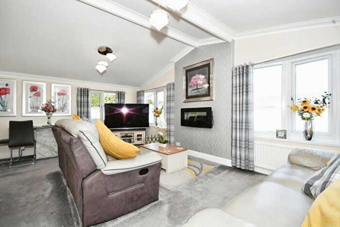 2 Bedroom Bungalow For Sale In Sunningdale Park, Chesterfield, Derbyshire, S42