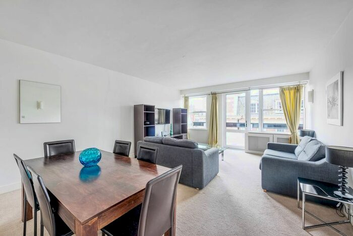 3 Bedroom Flat To Rent In Weymouth Street, Marylebone, London, W1W