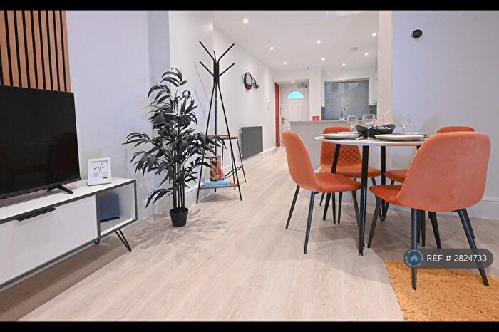 2 Bedroom Maisonette To Rent In Copperfield Drive, London, N15