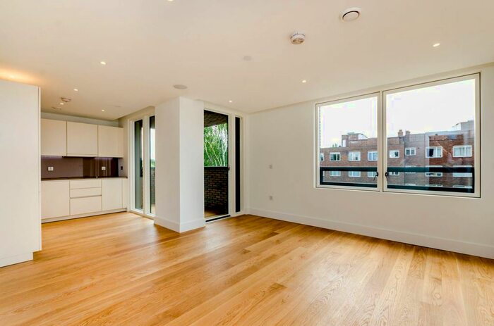 2 Bedroom Flat To Rent In Upper Richmond Road, Putney, London, SW15