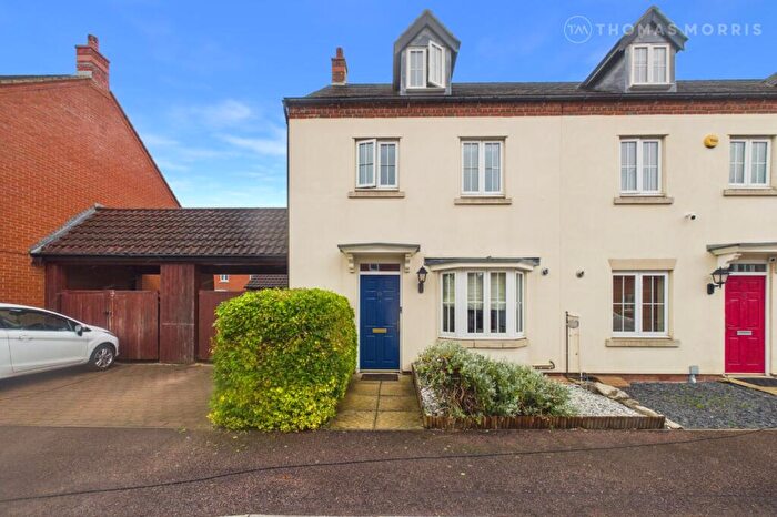 4 Bedroom End Of Terrace House For Sale In Chesterfield Way, Eynesbury, St. Neots, Cambridgeshire, PE19