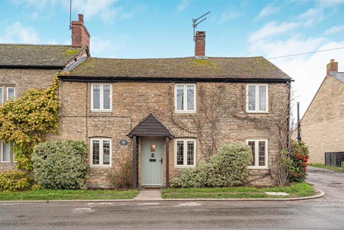 3 Bedroom Cottage For Sale In Fewcott Road, Fritwell, Bicester, OX27