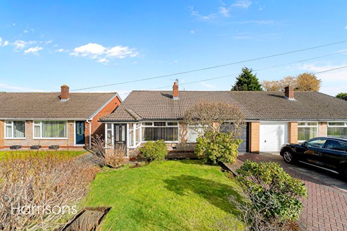 3 Bedroom Semi Detached Bungalow For Sale In Colchester Drive, Farnworth, Bolton, Lancashire, BL4