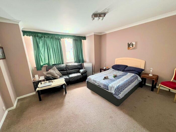 1 Bedroom Flat To Rent In Kings Road, Kings Road, Brighton, BN1