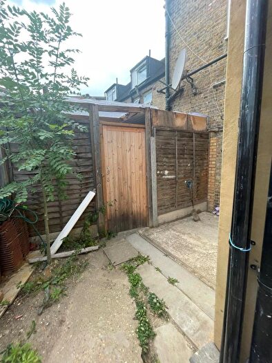 Studio To Rent In Becontree Avenue, Dagenham, RM8