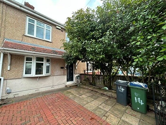 3 Bedroom Terraced House To Rent In Windsor Road, Tipton, DY4