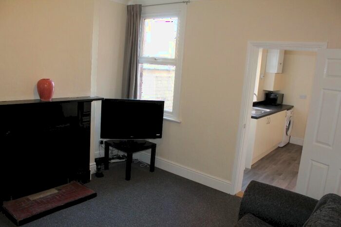 1 Bedroom House Of Multiple Occupation To Rent In Belvedere Road, Burton-On-Trent, Staffordshire, DE13