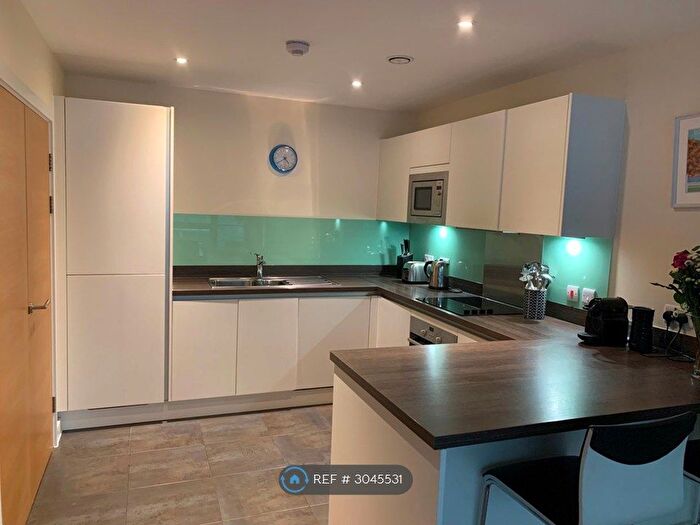 2 Bedroom Flat To Rent In Potato Wharf, Manchester, M3