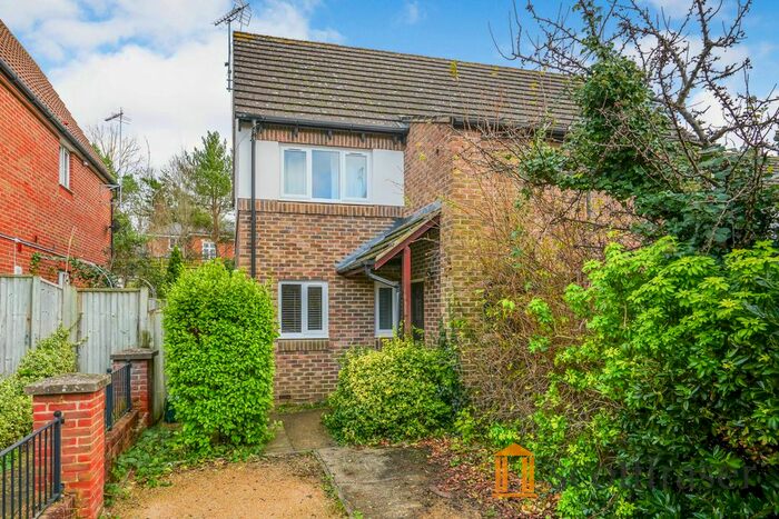 3 Bedroom Semi-Detached House To Rent In Doris Field Close, Headington, OX3