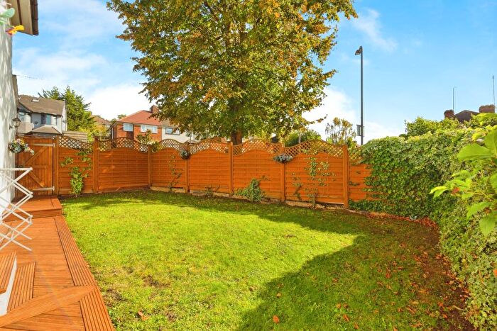 5 Bedroom Semi-Detached House For Sale In Alverstone Road, Wembley, HA9