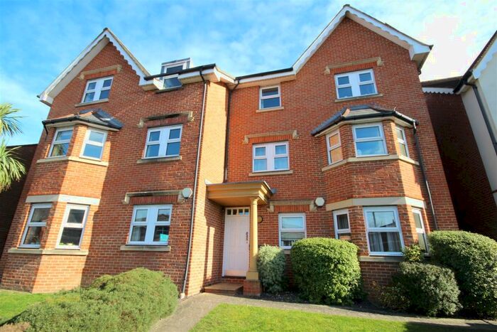 2 Bedroom Flat To Rent In Stoke Road, Guildford, GU1