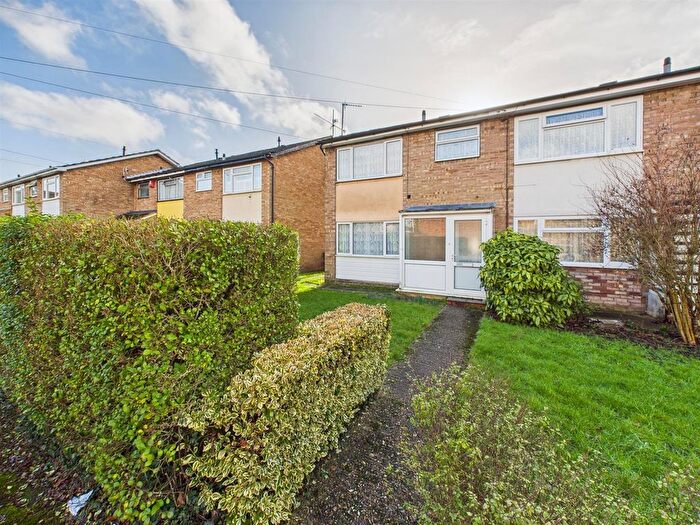 3 Bedroom End Terrace House For Sale In Byworth Close, Reading, RG2