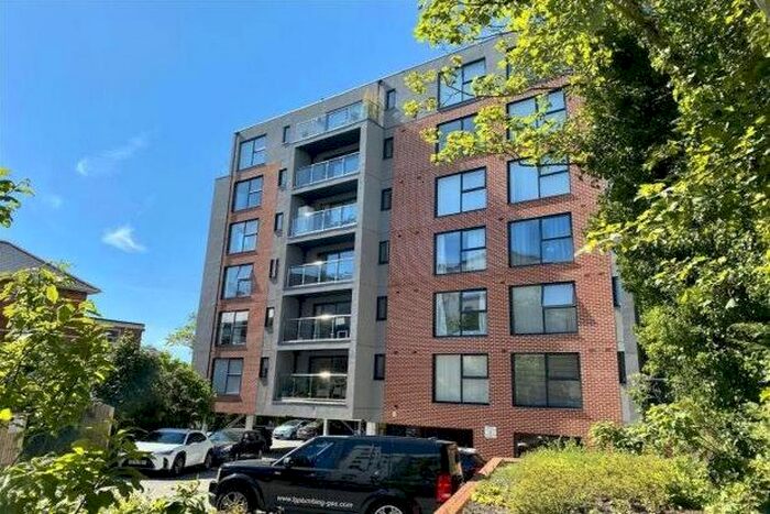 2 Bedroom Flat To Rent In Statum, Bournemouth, BH1