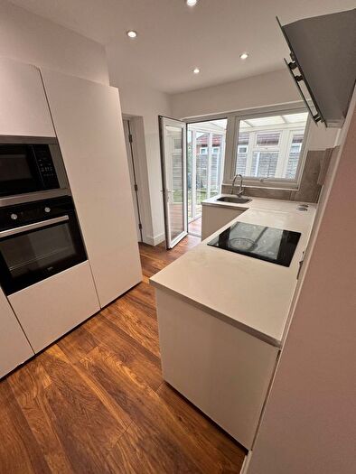 4 Bedroom Bungalow To Rent In Seaview Road, Canvey Island, SS8