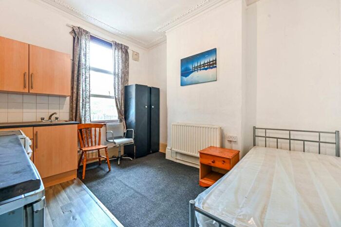 Studio To Rent In Pellerin Road, Hackney, London, N16