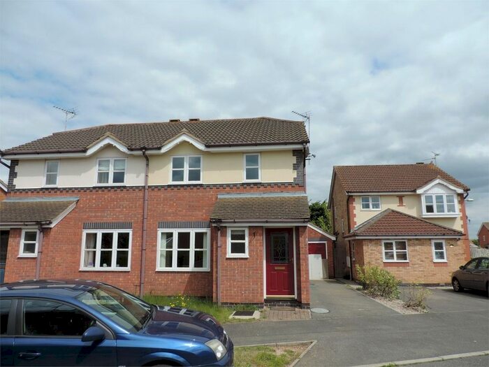 3 Bedroom Semi-Detached House To Rent In Wakes Close, Bourne, PE10