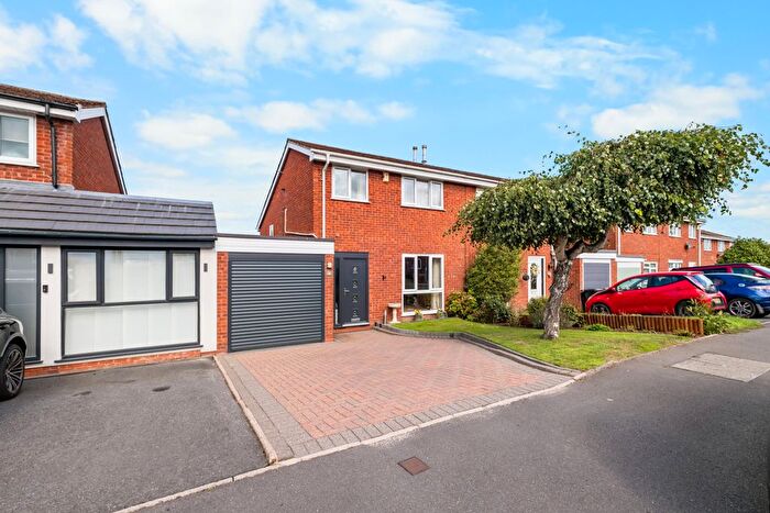3 Bedroom Semi Detached House For Sale In Buckfast Close, Bromsgrove, B61