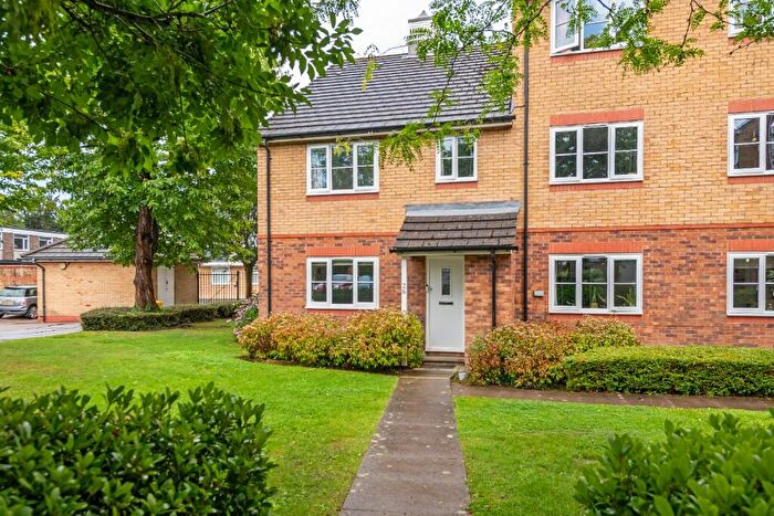 2 Bedroom Cluster House To Rent In Wanmer Court, Birkheads Road, Reigate, Surrey, RH2