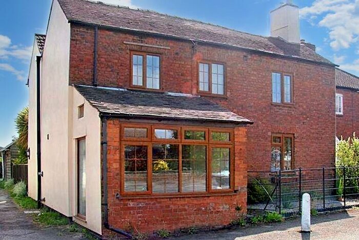 4 Bedroom End Of Terrace House To Rent In Main Road, Huntley, GL19