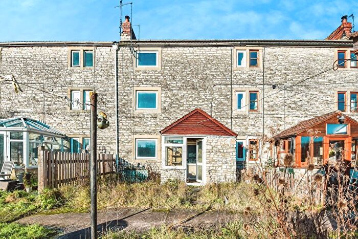 3 Bedroom Terraced House For Sale In Lower Whitelands, Radstock, BA3