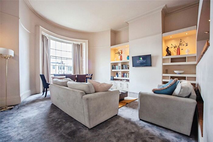 3 Bedroom Flat To Rent In Berkeley Street, Cheltenham, Gloucestershire, GL52