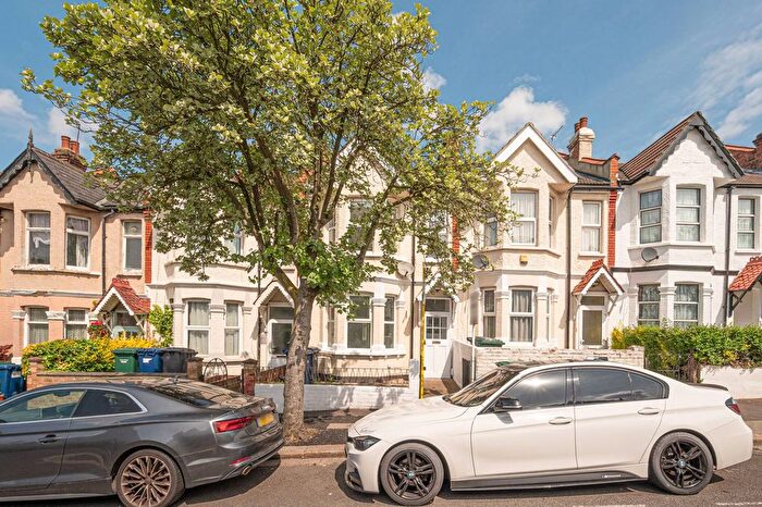 3 Bedroom Terraced House To Rent In Montagu Road, Hendon, London, NW4