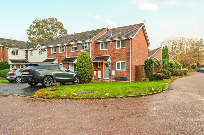 3 Bedroom End Of Terrace House For Sale In Dodsells Well, Wokingham, Berkshire, RG40