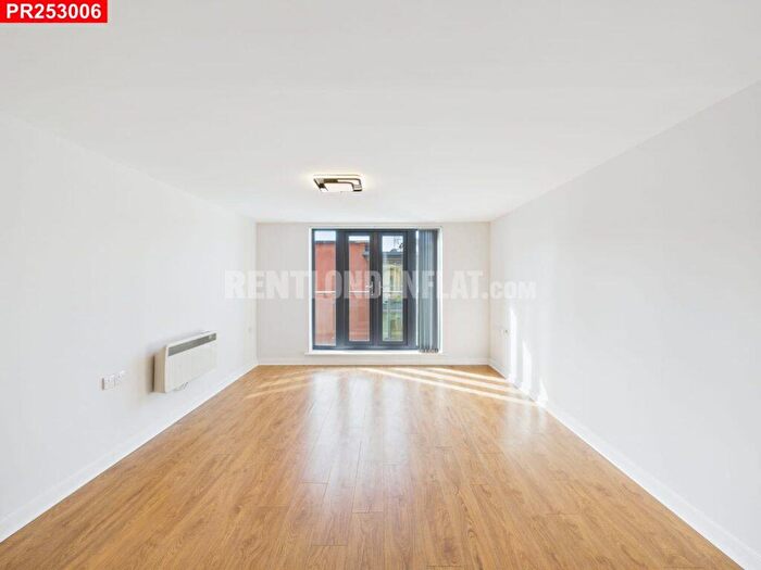 2 Bedroom Flat To Rent In Beckenham Road, Beckenham, – Bedrooms Flat, BR3